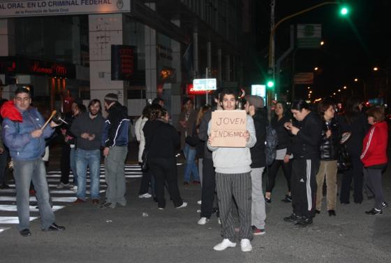 Marcha en contra de “la reforma de la constitución” y “contra la re-reelección”   de CFK.