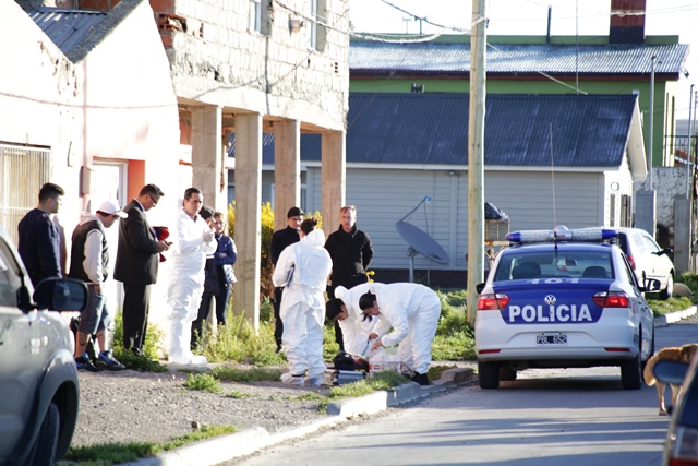 El cadáver de la víctima fue hallado en el pasaje Los Hornos 595 en el Barrio del Carmen. 