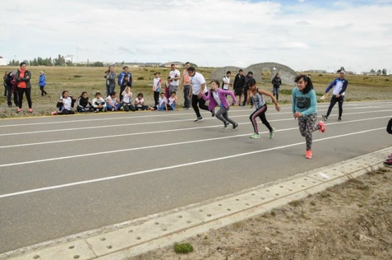 Llevan a cabo Torneo Provincial de Atletismo