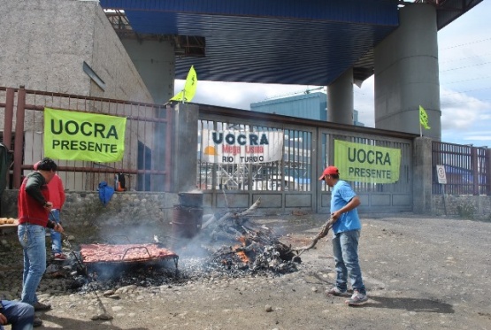 La UOCRA marchó en reclamo de despedidos en la construcción. (J.C.C.).