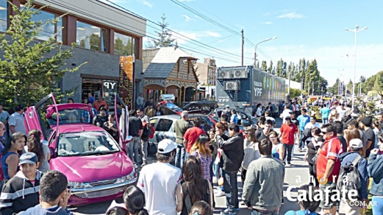 Miles de turistas en Calafate. (Ahora Calafate)