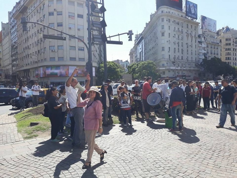 Ayer también se manifestaron en el lugar.