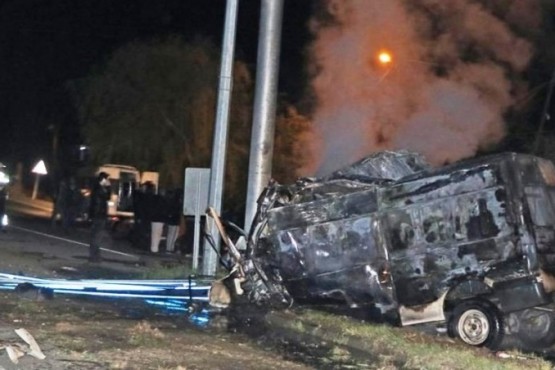 En la combi, con capacidad para 14 personas, viajaban más de 50 pasajeros. (Foto: Anadolu Agency)