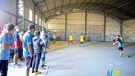 En Caleta se vive el fútbol con intensidad.