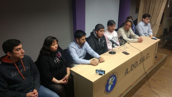 Conferencia de prensa en ADOSAC. 