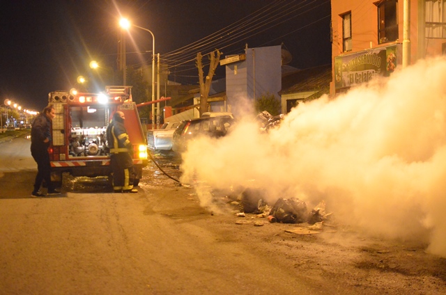 Hubo incendio de contenedores. 