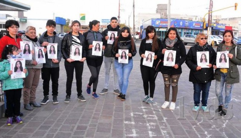 La familia se manifestó al pie del Gorosito. (Foto: La Vanguardia del Sur)