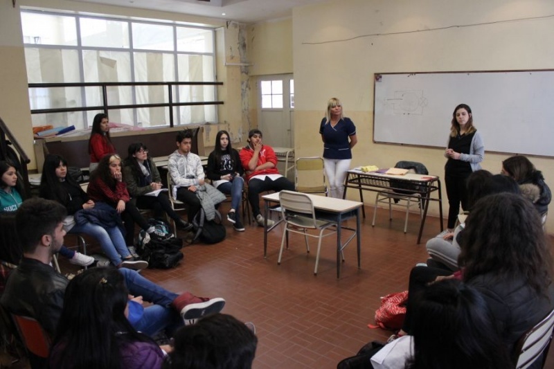 Charla con los alumnos de quinto año. 