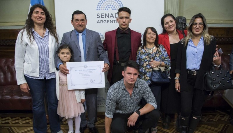 Deportista santacruceño reconocido en el Senado de la Nación