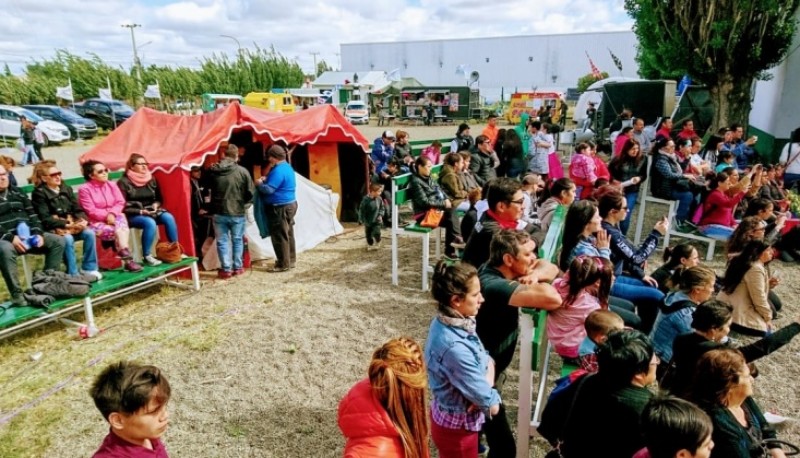 Masiva visita de los vecinos a la Feria Productiva Municipal