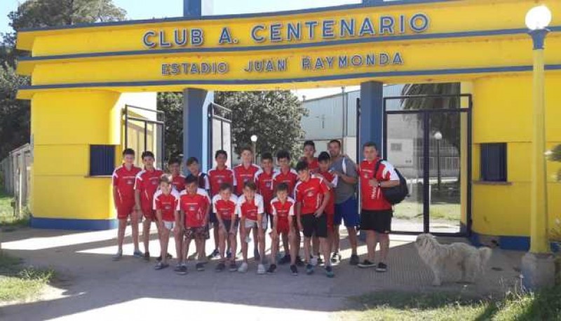 Volvió a salir el sol y los chicos a la cancha. 