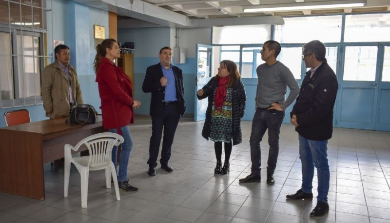 Se realizan tareas de mantenimiento en 30 escuelas de Río Gallegos