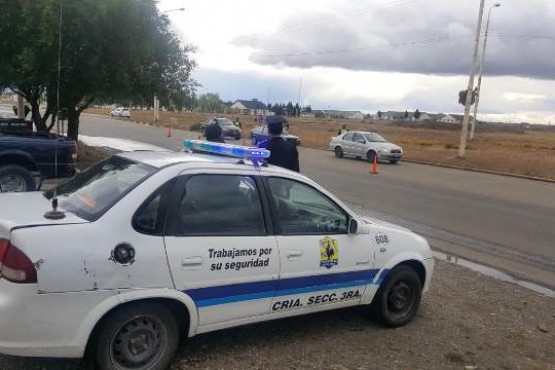 Labran infracciones y secuestran dos rodados durante un control vehicular