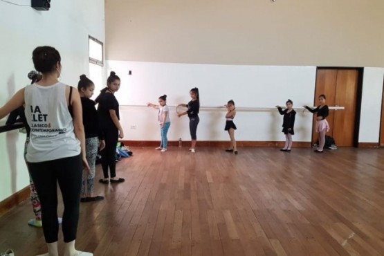 Comenzó la Master Class en la Escuela Provincial de Danzas