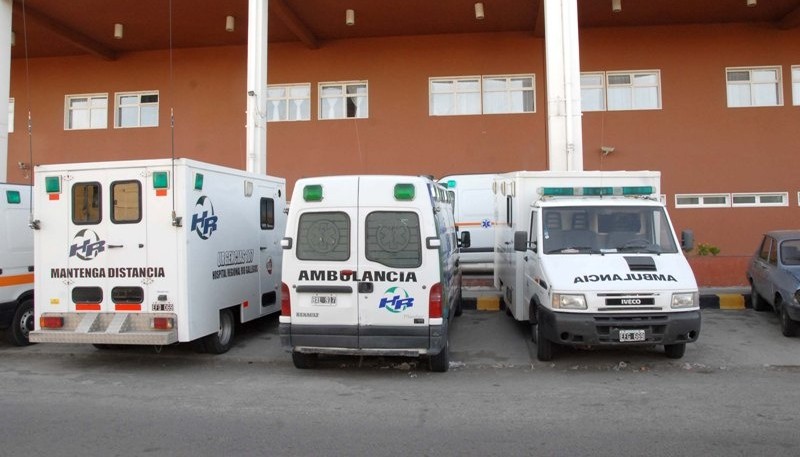 Los tres continúan internados en la sala de terapia intensiva.