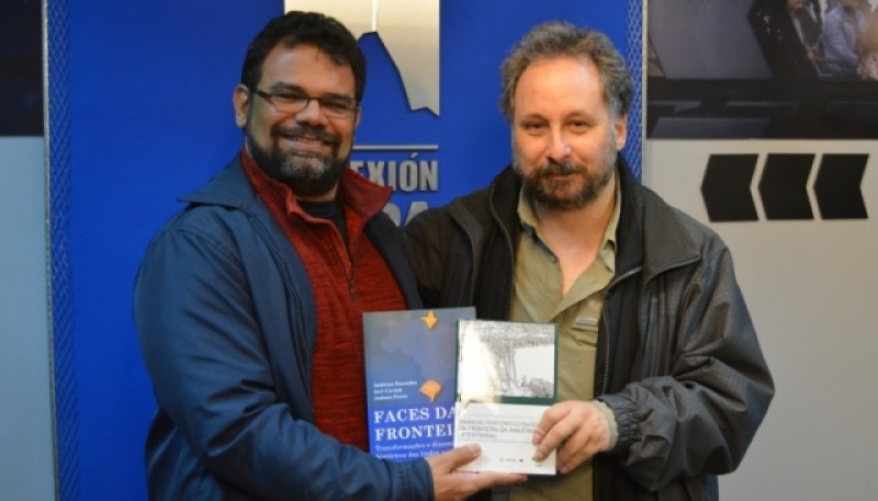 Alejandro Schewitzer (derecha), profesor de la UNPA. (Archivo).