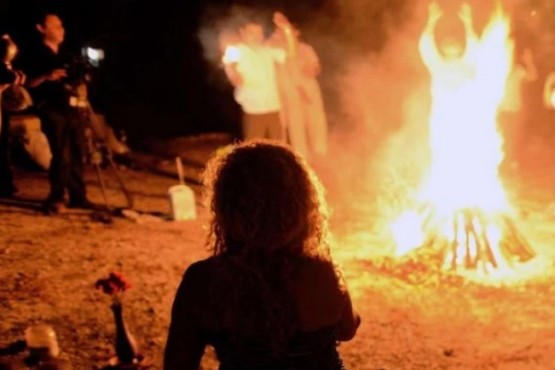 Una joven se comió el pene de su hermano en macabro ritual diabólico