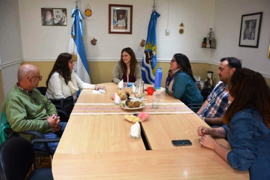 Se reunieron con la ministra Vessvessian.  