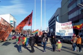 De pie y marchando por los derechos de la comunidad LGBTI+