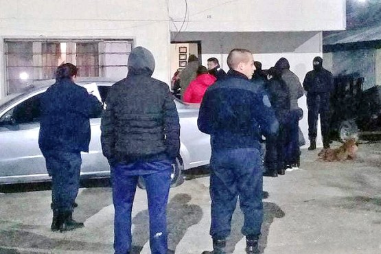 Los policías continúan investigando lo que sucedió con Fernández. (Foto: Diario Más Prensa)