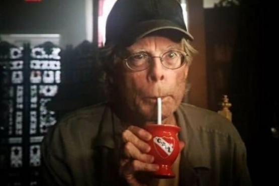 Stephen King con el mate del Rojo. 