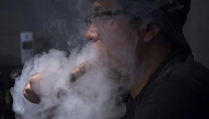 Ya son seis las muertes atribuidas al cigarrillo electrónico por autoridades de Estados Unidos. (Foto Bloomberg)