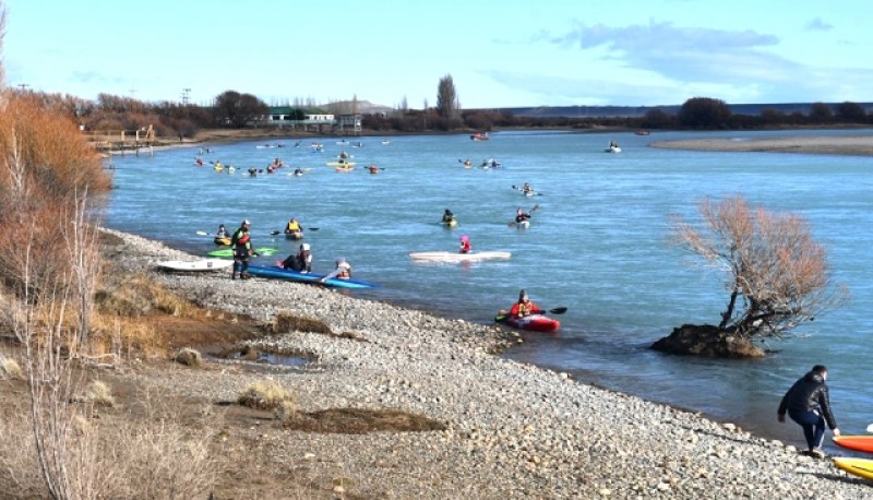 Kayak en el río. 