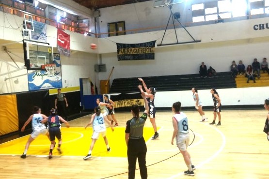 Las chicas de Santa Cruz no pudieron con las bonaerenses. 