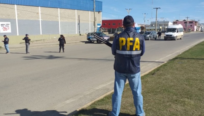 Personal de la Policía Federal Argentina. (C.R)