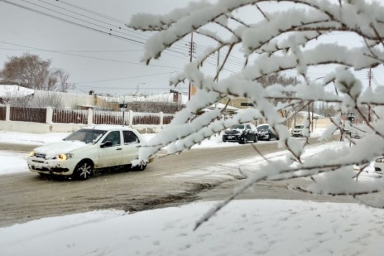 Nieve en la calle de Río Gallegos (Foto C.G.)