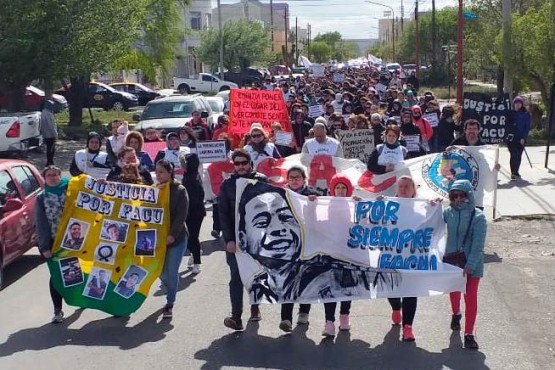 La marcha en las calles (C.Robledo).