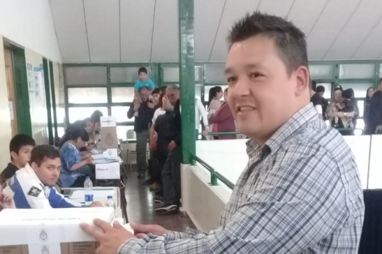 Gerardo Terraz votando en las últimas elecciones (Foto Voces y Apuntes) 