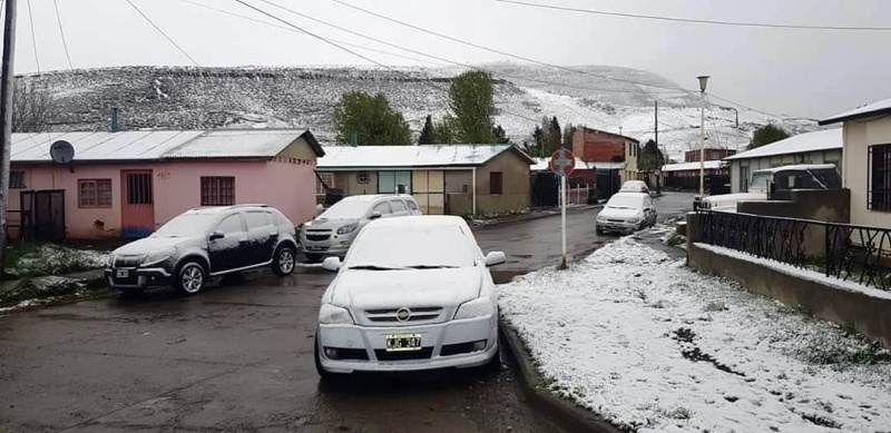 Las montañas de blanco tras la nevada (Fotos Municipio de Río Turbio)