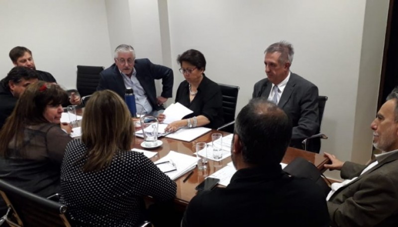 Diputados se reunieron con el ministro Antonena. 