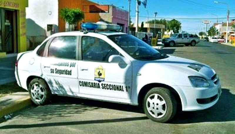 Móvil policial de Pico Truncado.