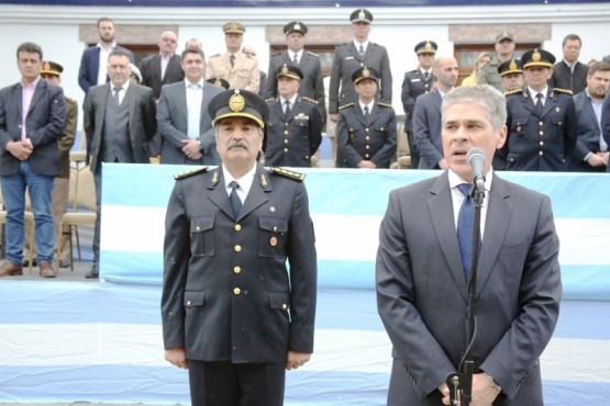 El acto central por el aniversario de la Policía se realizó en Jefatura. (Foto: C.G.)