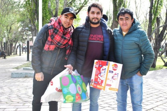 La familia Mansilla en Plaza San Martín. (J.C.C) 