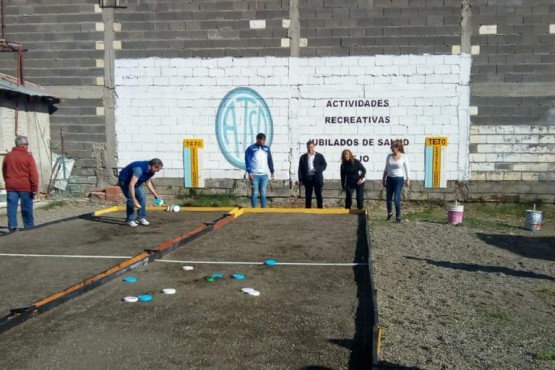 Jubilados de ATSA terminan el año con nuevas canchas de tejo