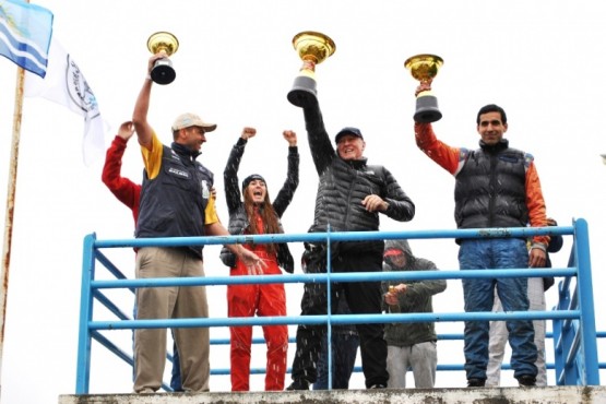 Los campeones festejaron en el tradicional podio.