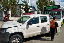 Camioneta impactó contra una unidad de Maxia