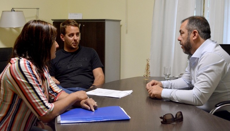 El Ministro Grazzini recibió al Jefe Comunal de Gastre.