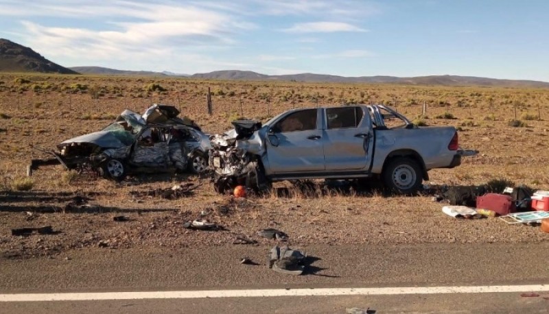 Estado en que quedaron los autos tras chocar.