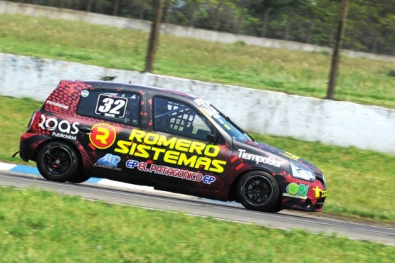 El Clio también seguirá en pista aunque por un par de carreras.