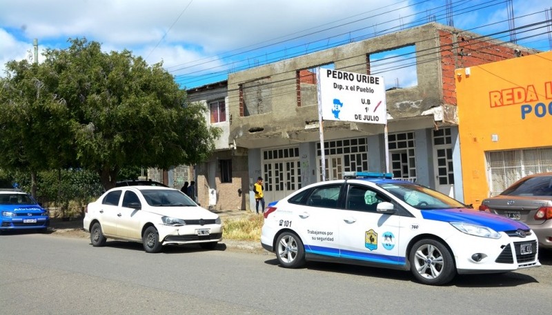 Segundo allanamiento en la casa por el robo al empresario. (Foto: F.C.)