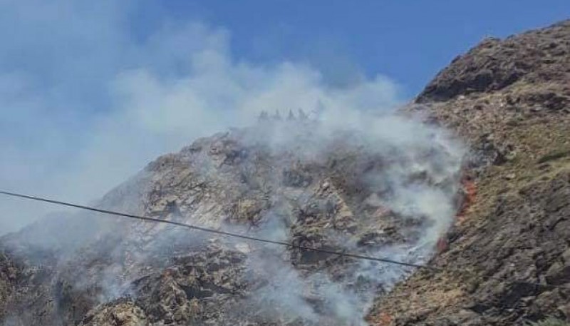 Incendio en una vivienda que se propagó en la ladera del cerro