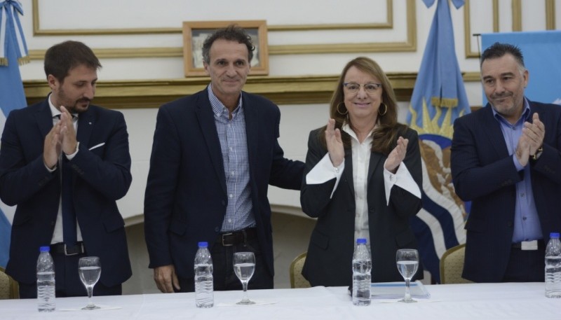 Leandro Zuliani, Gabriel Katopodis, Alicia Kirchner y Leonardo Álvarez. 