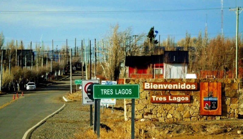 El bus quedó demorado en la localidad de Tres Lagos. 