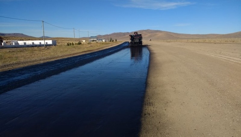 Vialidad Provincial avanza en la pavimentación de la ruta Nº 63 