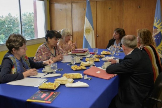  Importante reunión de educación con prestigiosa asociación francesa