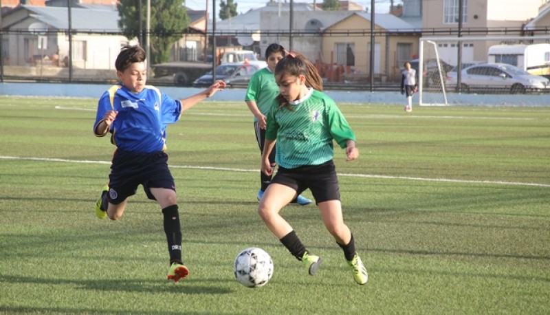 Acción en la séptima de la liga de los barrios. 